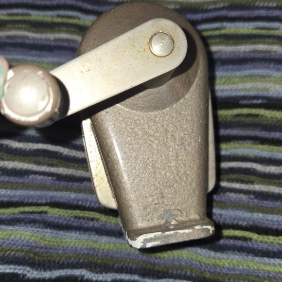 Vintage Pencil Sharpener - Picture 4 of 4